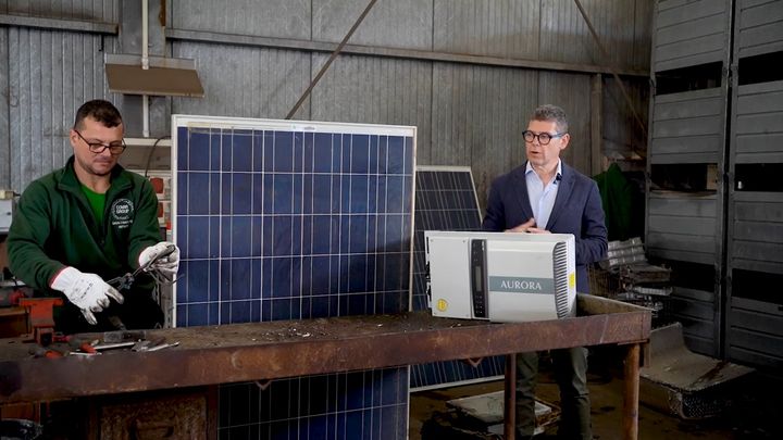Oggi Vincenzo Contrino ci spiega quali sono le fasi della #lavorazione eseguita sui #pannelli #fotovoltaici.